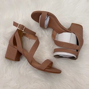 NWT Top Moda Strappy Sandals - Tan